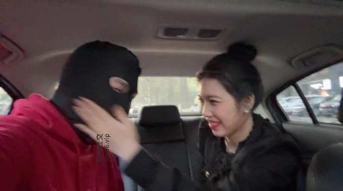 【素人挖掘机】贱狗又开始诱骗女孩在车里把自己美脚献给他 JS241129-7_HD绳艺资源