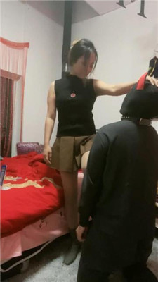 【露娜夫妻】喂口水/掐乳/肉丝脚深喉/艺术闻臭鞋 JS241212-18_HD绳艺资源