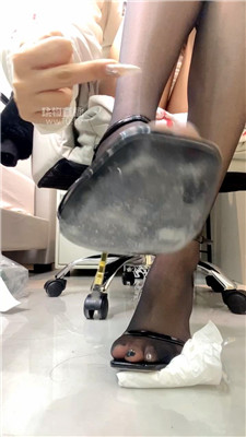 小懿 脚下贱狗    251214-25_HD绳艺资源