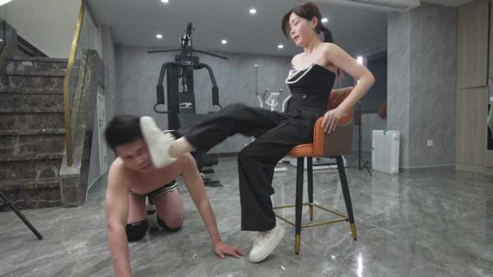 图片[4]_高跟踩踏中喝圣水，高跟踩踏中艺术舔脚，碾手血肉模糊 YC-250606-7_HD绳艺资源