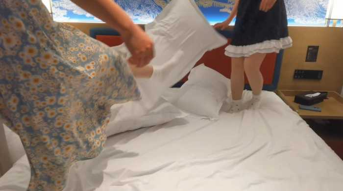 图片[5]_女大小姿和小婵的肉丝白袜踩枕头 YC-250401-2_HD绳艺资源