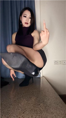 秋玥 短靴裸足美臀    260112-18_HD绳艺资源